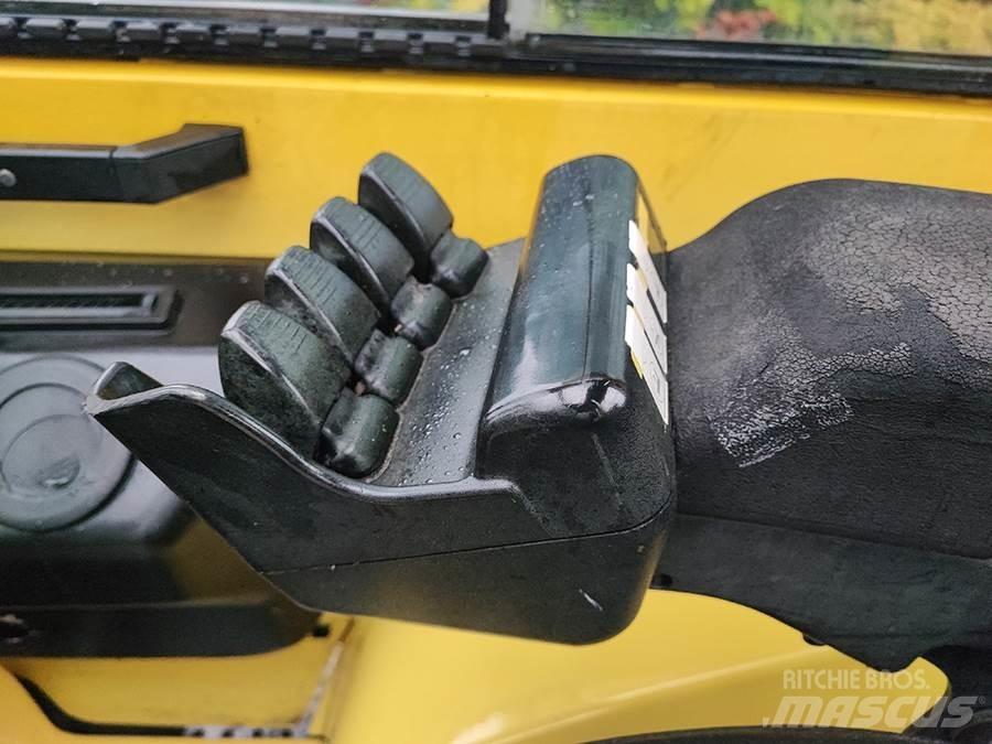 Hyster H2.5FT Gas Stapler