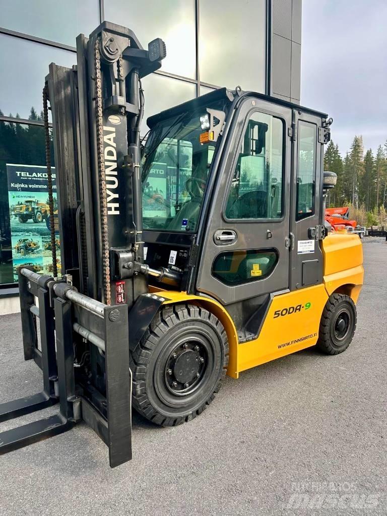 Hyundai 50DA-9 Diesel Stapler