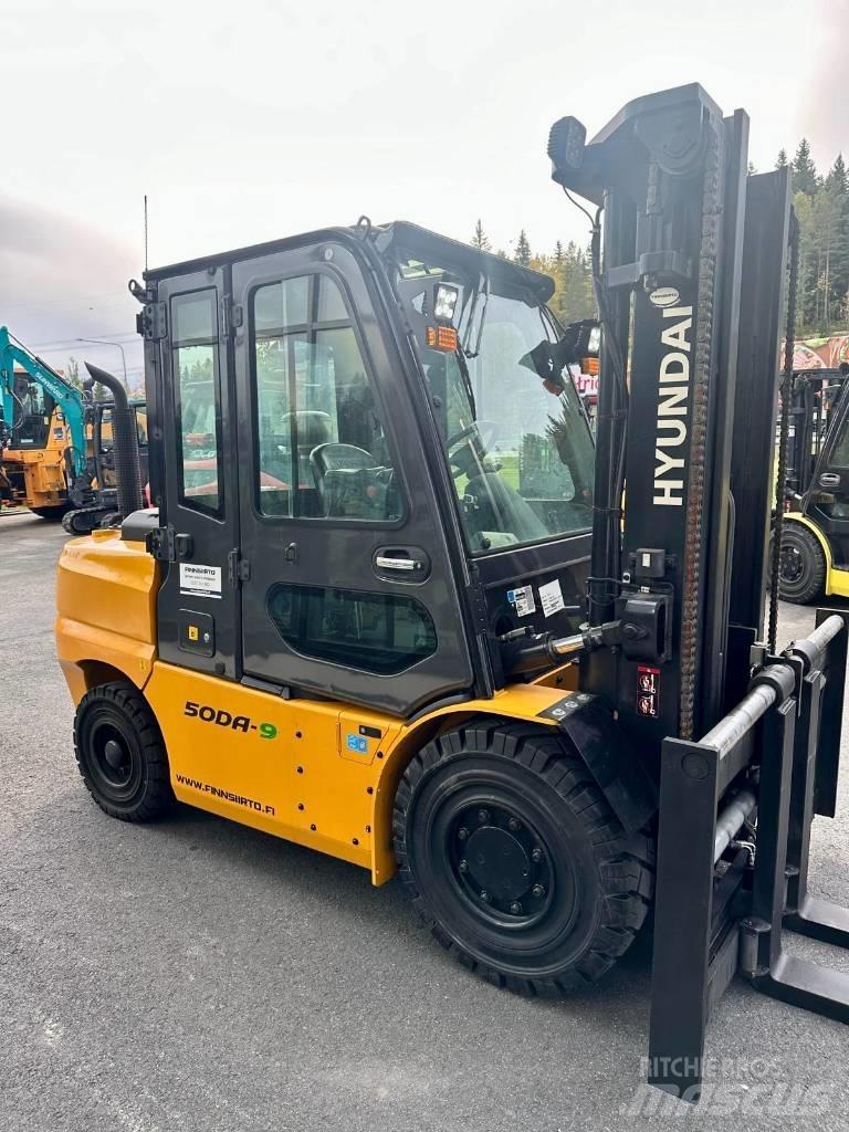 Hyundai 50DA-9 Diesel Stapler