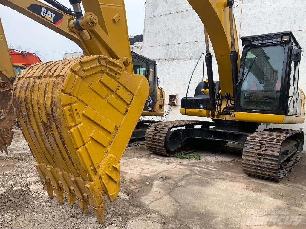 CAT 323 D L Raupenbagger