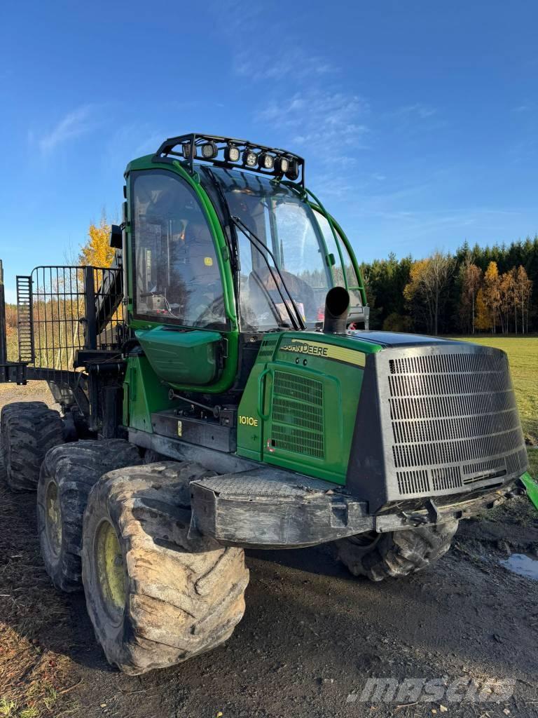 John Deere 1010 E Forwarder