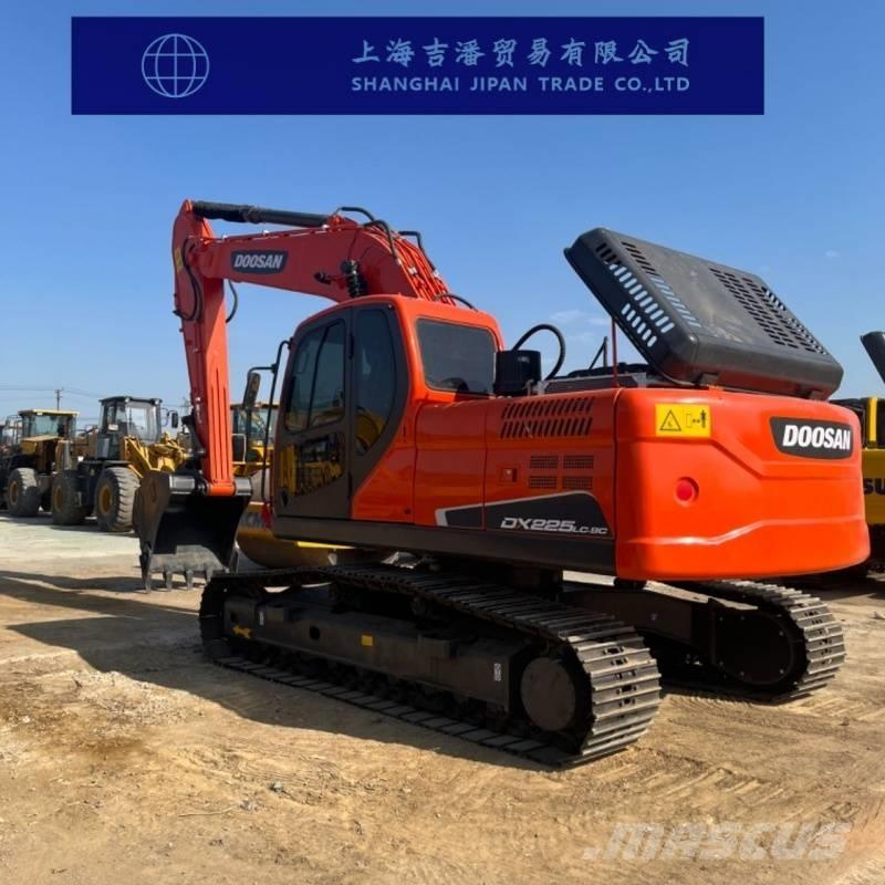 Doosan DX 225 Raupenbagger