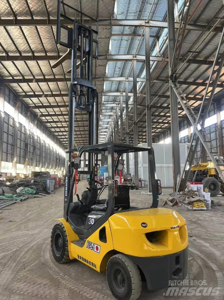 Komatsu FD 30 T-17 Diesel Stapler