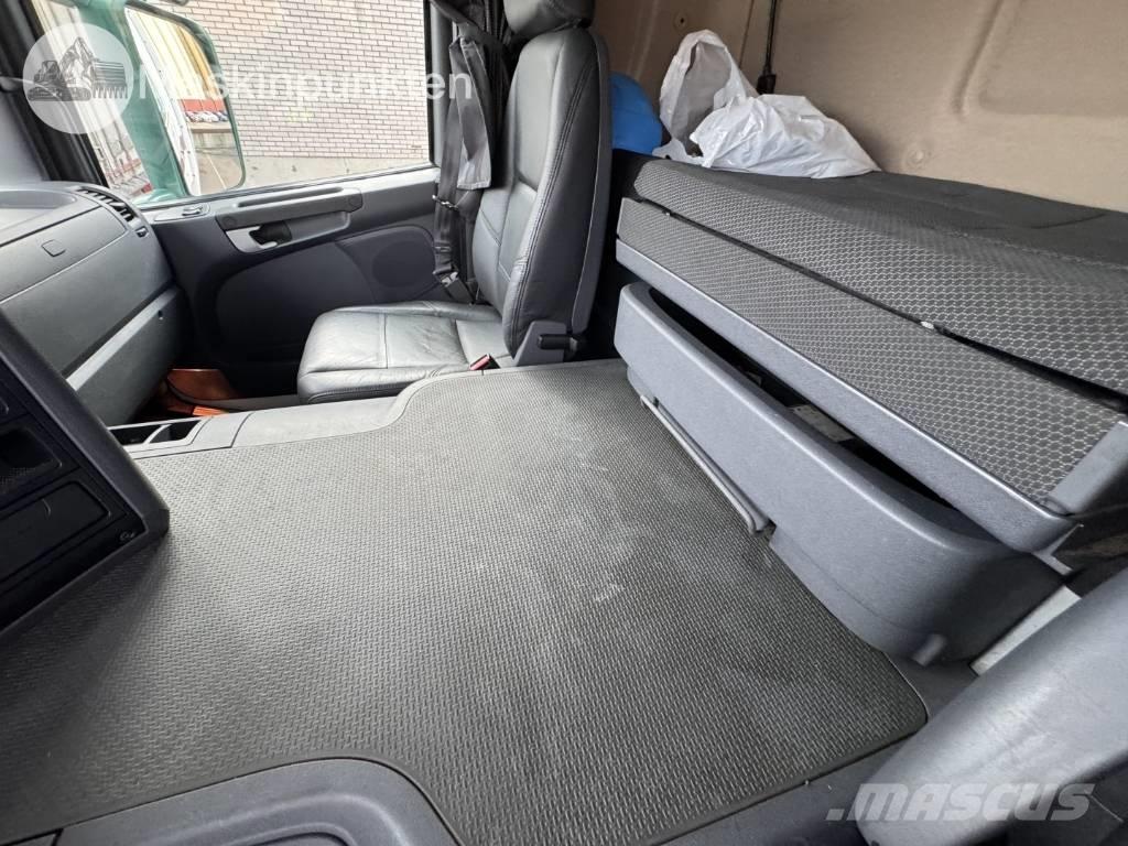 Scania P 320 Kastenaufbau