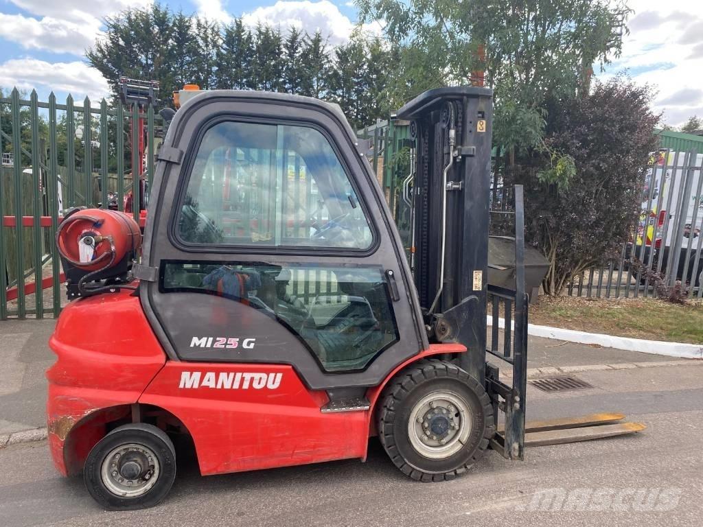 Manitou MI 25 G Gas Stapler