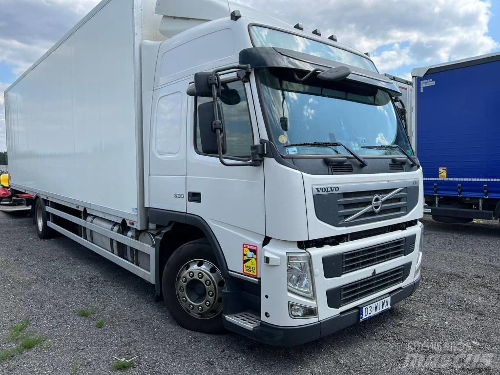 Volvo FM 330 Kastenaufbau