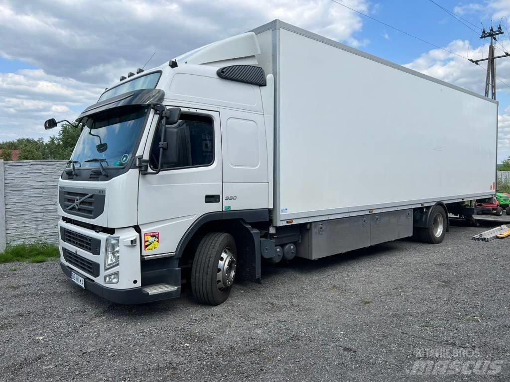 Volvo FM 330 Kastenaufbau