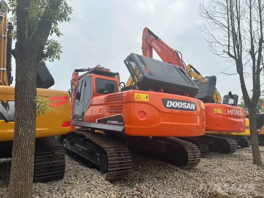 Doosan DX225 Raupenbagger