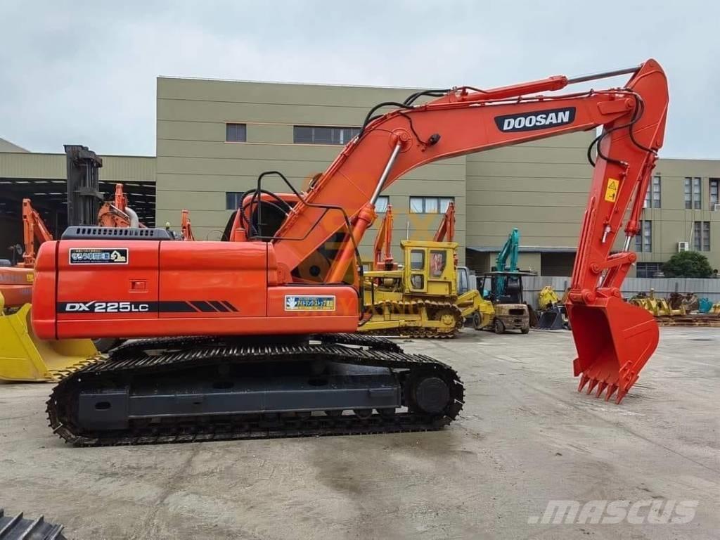 Doosan DX 225 LL Raupenbagger
