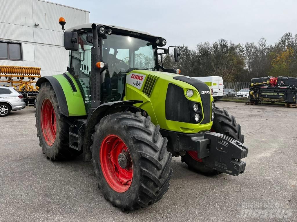 CLAAS Arion 440 Traktoren