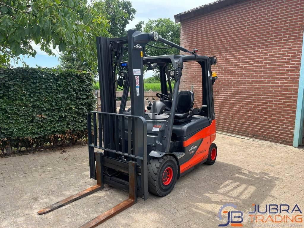 Linde E25-01 Elektro Stapler