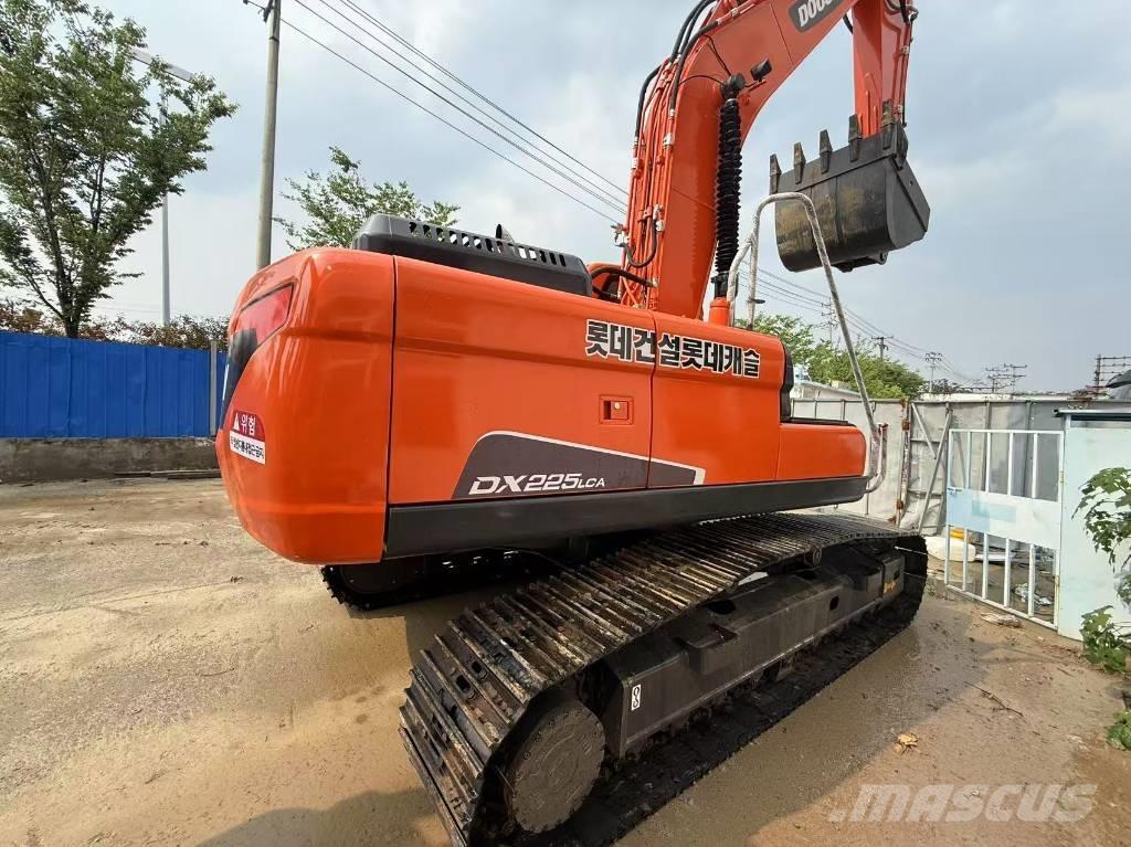 Doosan DX 225 LCA Raupenbagger