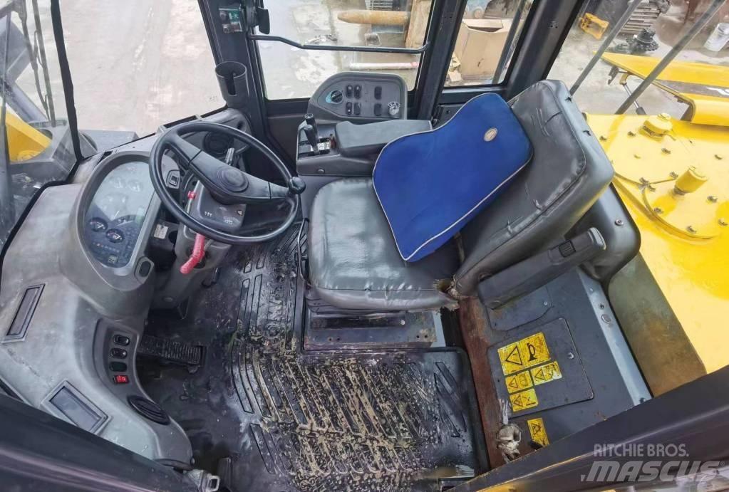 Komatsu WA 380 Radlader