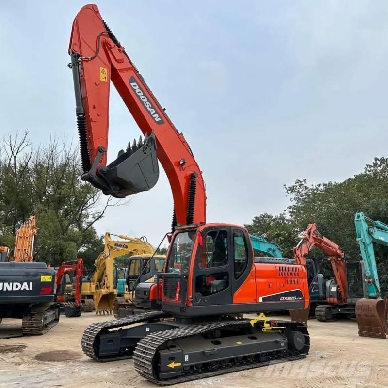 Doosan DX225-9C Raupenbagger