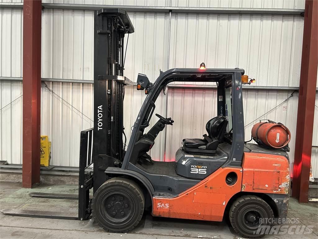 Toyota 02-8FGJF35 Gas Stapler