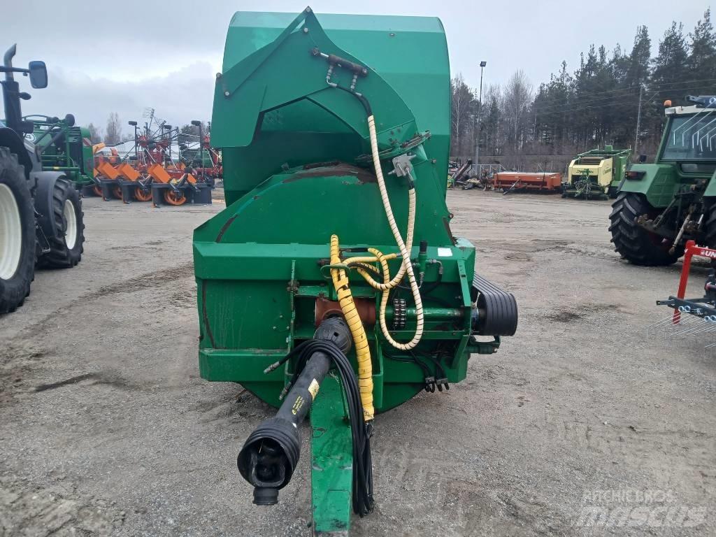 Agronic 250Ts Ballenschredder, -schneider und -wickler