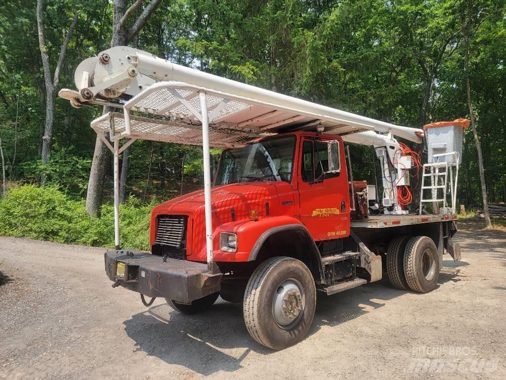 Freightliner FL80 Teleskopbühnen
