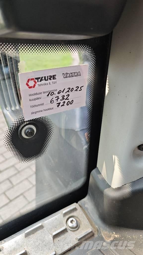 Valtra T 254 V Traktoren