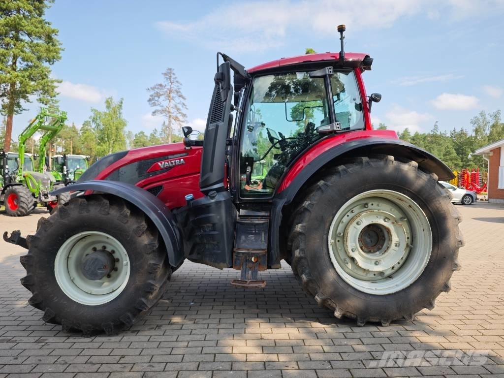 Valtra T 254 V Traktoren