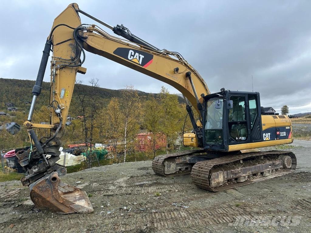 CAT 323 D L Raupenbagger