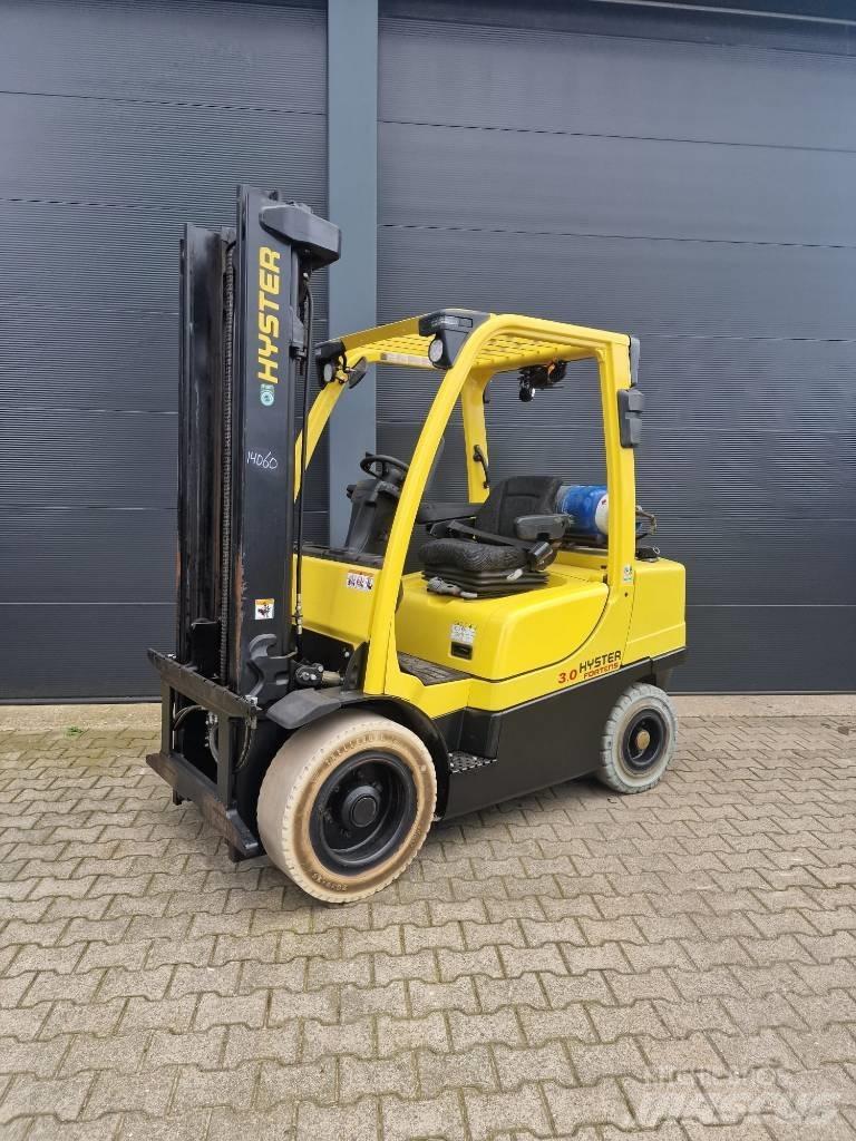 Hyster 3.0 FT Gas Stapler