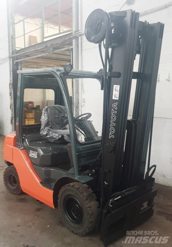 Toyota 52-8 FD 25 Diesel Stapler