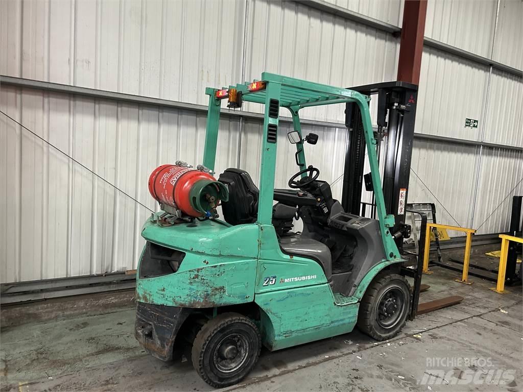 Mitsubishi FG25NT Gas Stapler