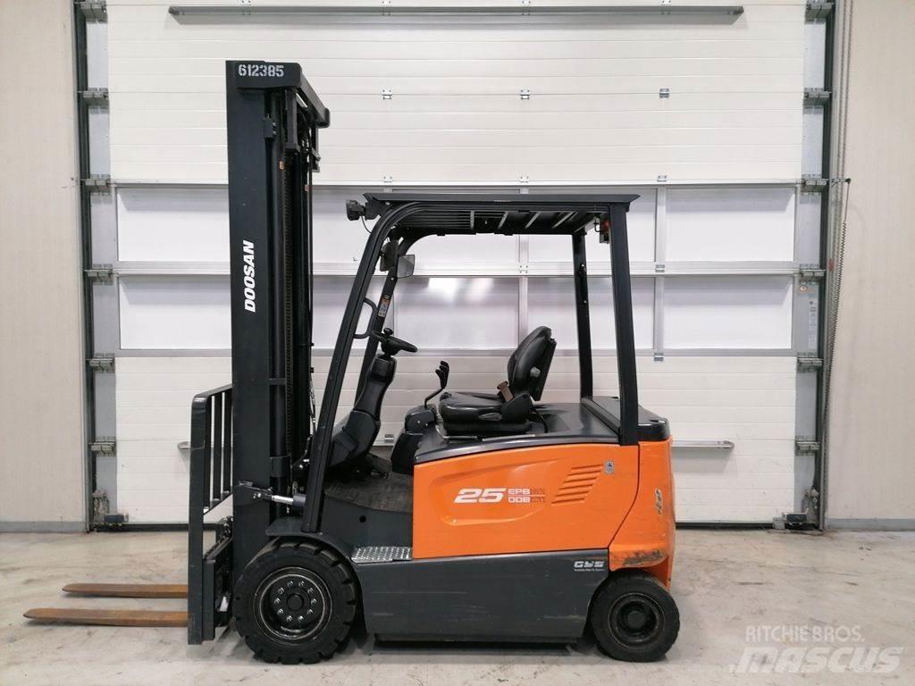 Doosan B25X-7 Elektro Stapler