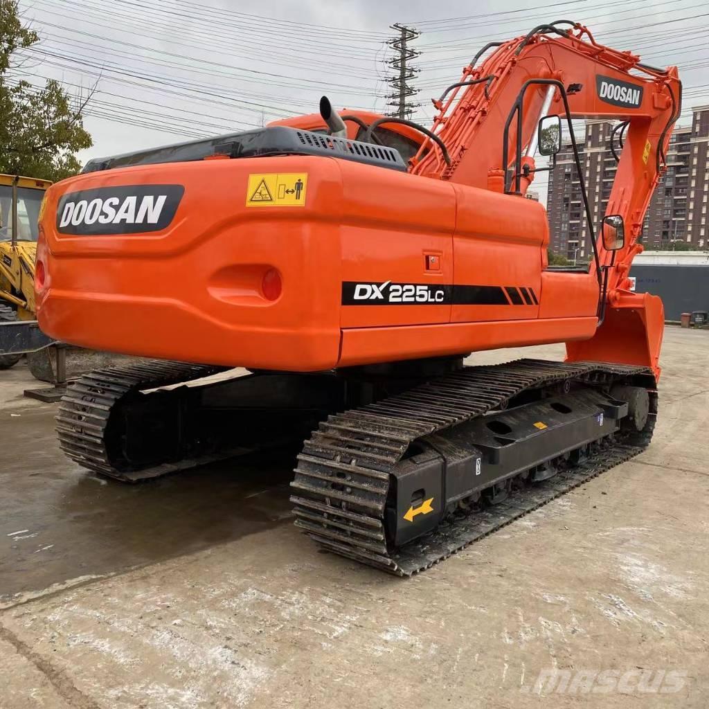 Doosan DX 140 LC Raupenbagger