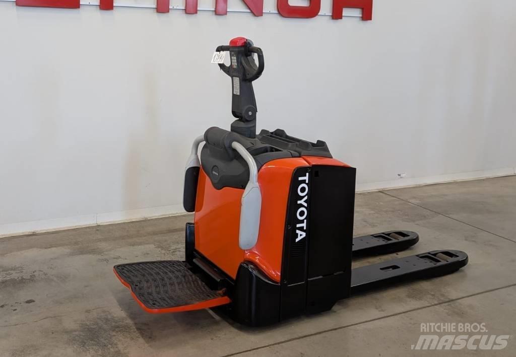 Toyota 10794 LPE200 Elektro Stapler