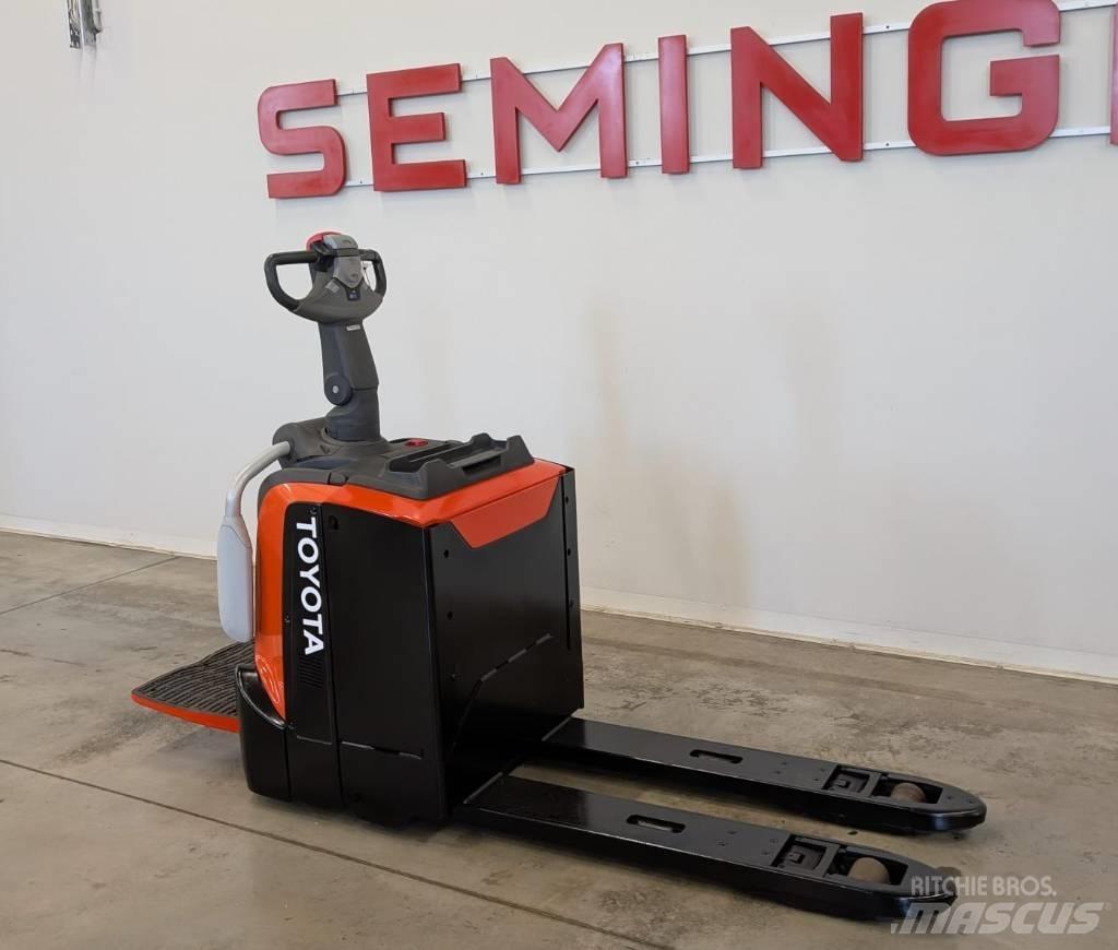 Toyota 10794 LPE200 Elektro Stapler