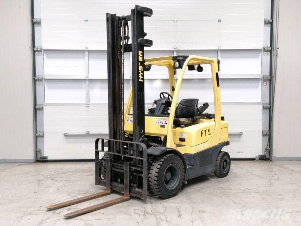 Hyster H2.0FT Gas Stapler