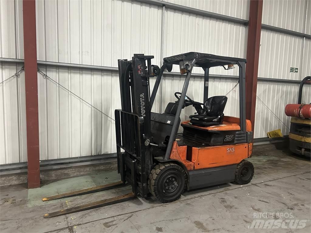 Toyota 7FBMF25 Elektro Stapler