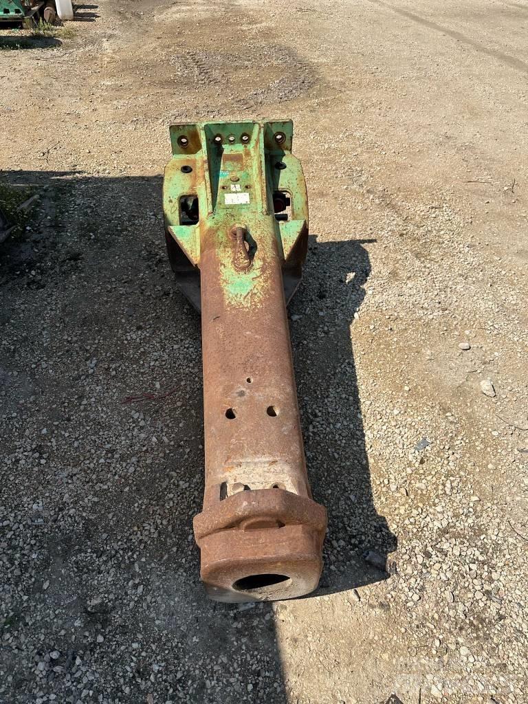 Montabert V 32 Hammer / Brecher