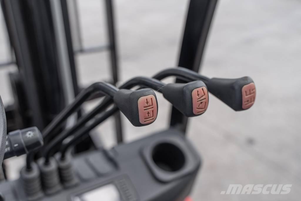 Manitou MI 30 D Diesel Stapler