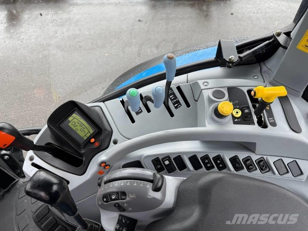 New Holland T 6040 Traktoren