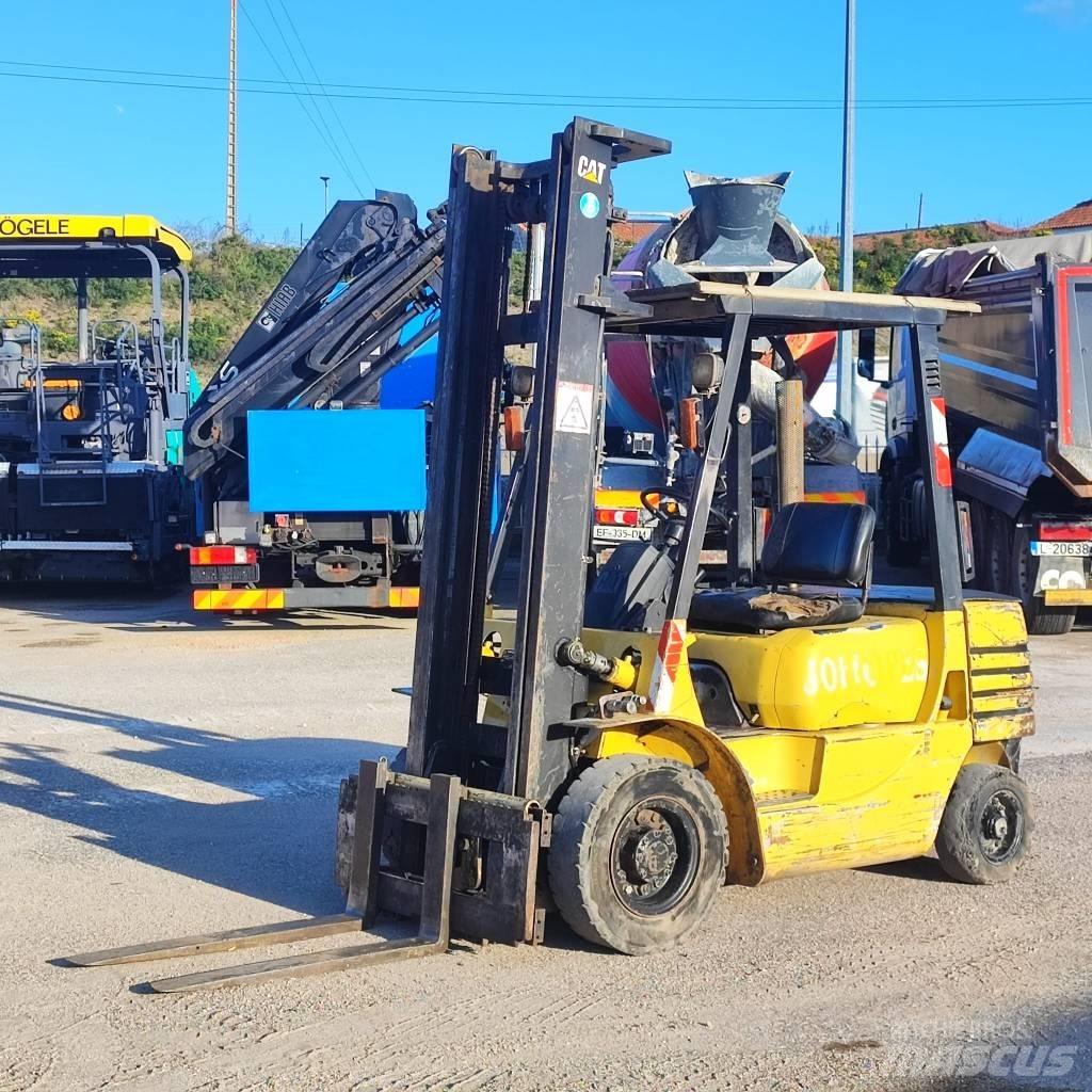 CAT DP 25 Diesel Stapler
