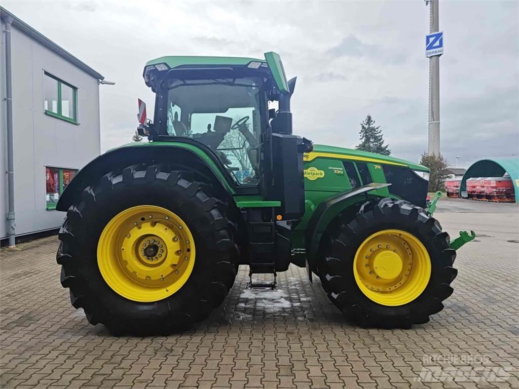 John Deere 7R 330 Traktoren