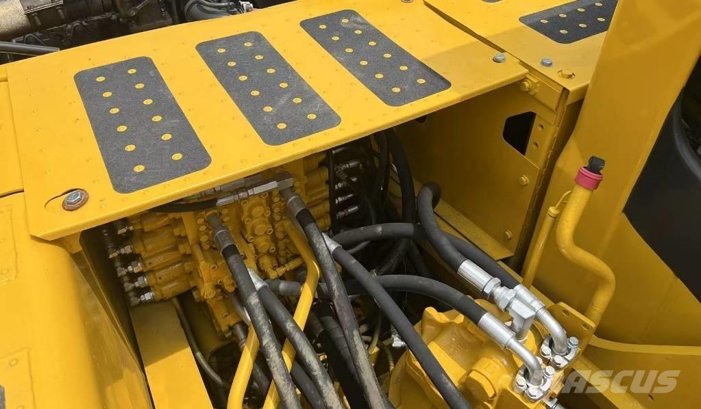 Komatsu PC200-7 Raupenbagger