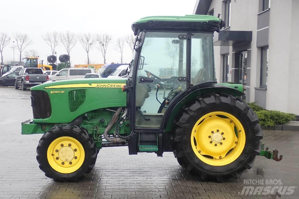 John Deere 5090 GF Traktoren