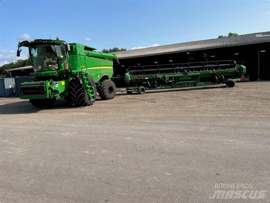 John Deere S 790 Mähdrescher
