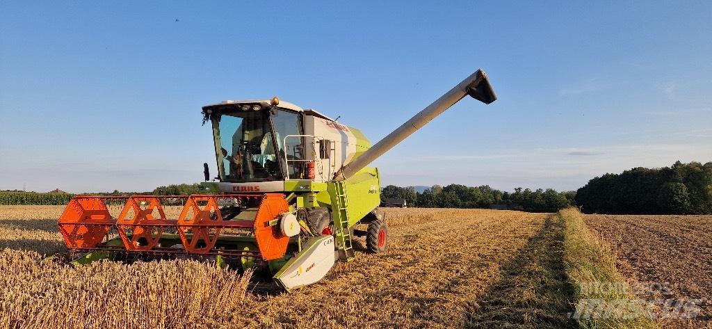 CLAAS Avero 240 Mähdrescher