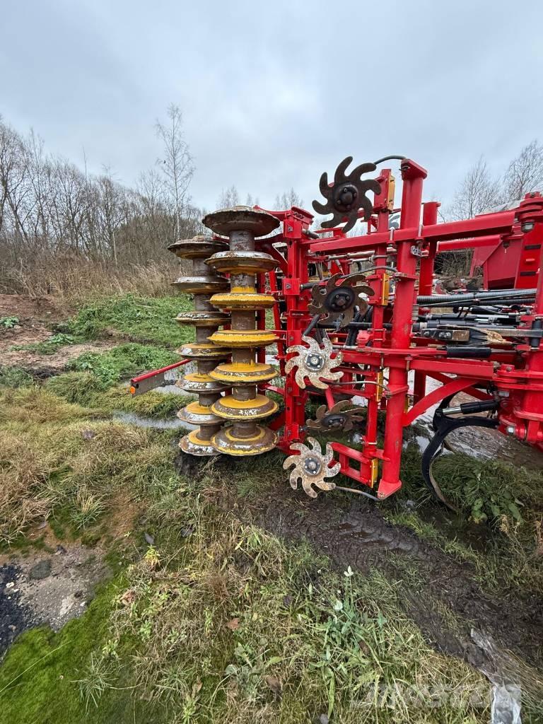 Väderstad Topdown400 Grubber