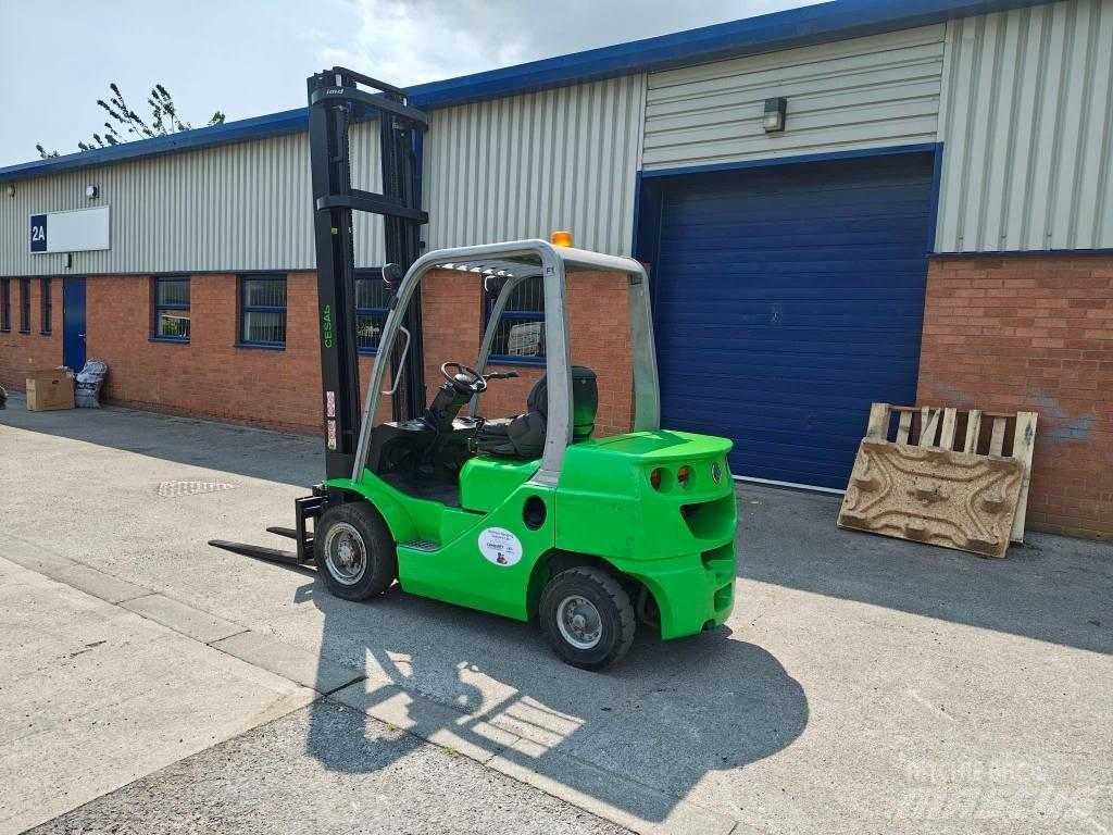 Cesab M 325 Diesel Stapler