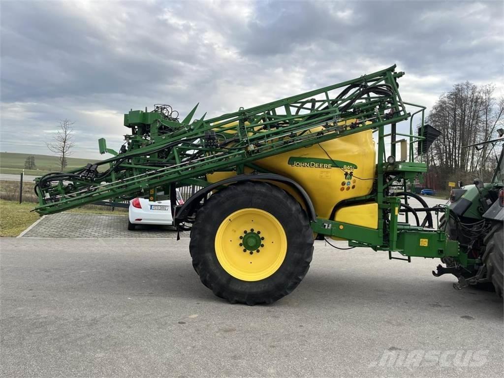John Deere 840 TF Anhängespritzen