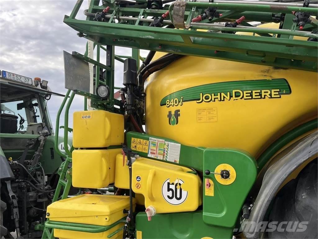 John Deere 840 TF Anhängespritzen