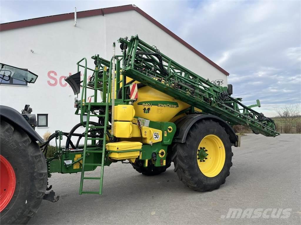 John Deere 840 TF Anhängespritzen