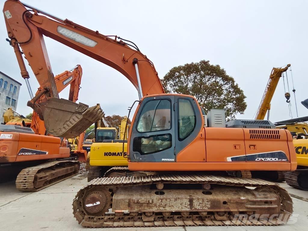 Doosan DX 300 LC Raupenbagger