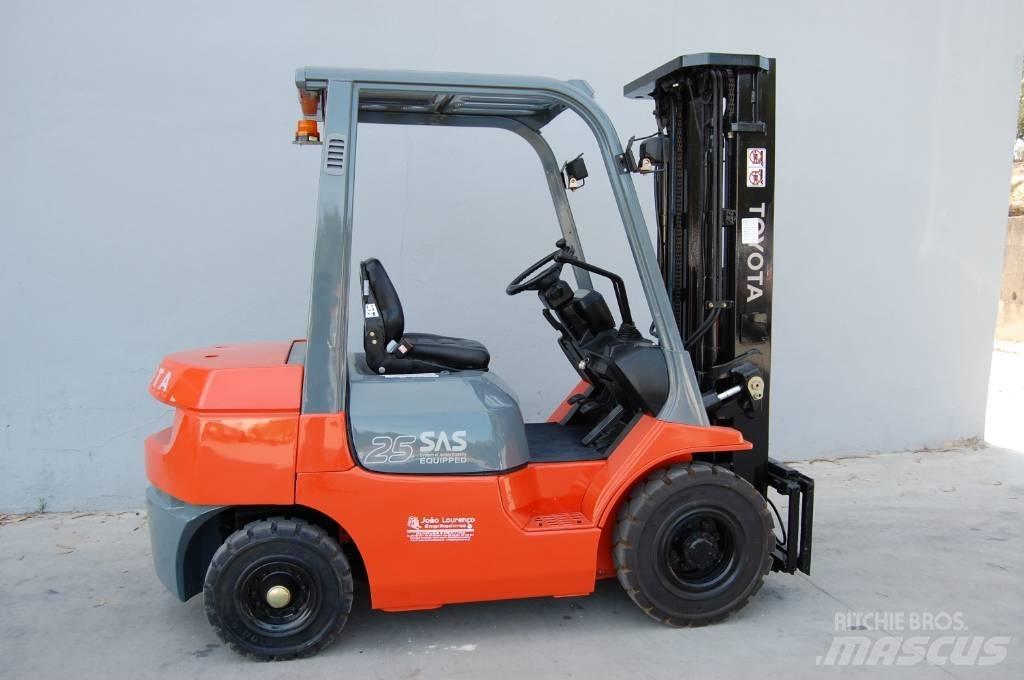 Toyota 7 FD 25 Diesel Stapler