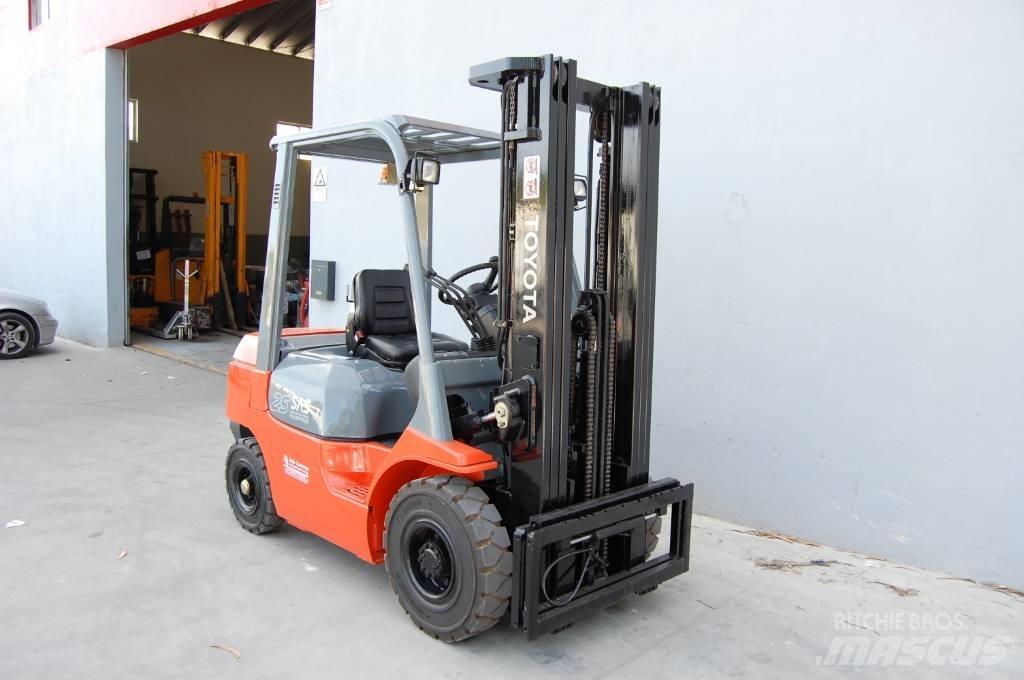 Toyota 7 FD 25 Diesel Stapler